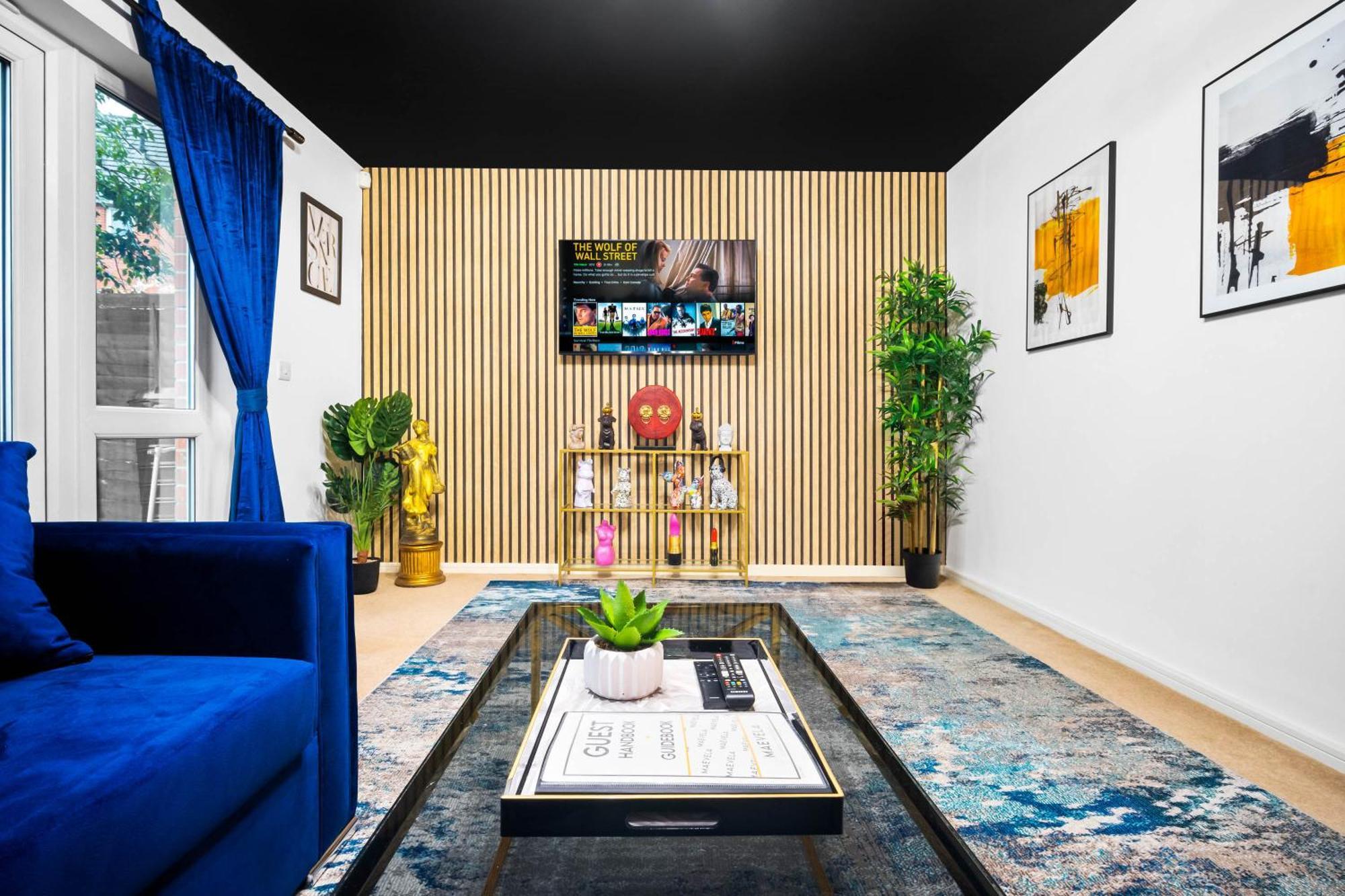 Stylish Manchester 4 Bed House W/Garden ✘ Sleeps 9 - Salford ☆ Free Parking → Smart Tvs In Every Bedroom ☆ Free Netflix & Ultra Fast Wifi ✪ 6 Min To City Centre, Close To Trafford Centre, Etihad Stadium, Manchester Arena, Clubs & More! Екстериор снимка